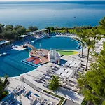 Πάρκο διακοπών Villaggio Baia Del Monaco 4*
