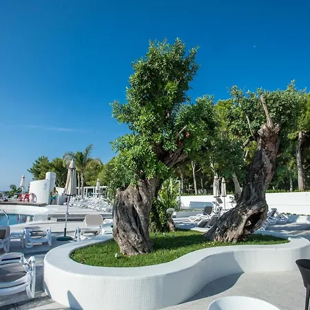 Villaggio Baia Del Monaco 4*