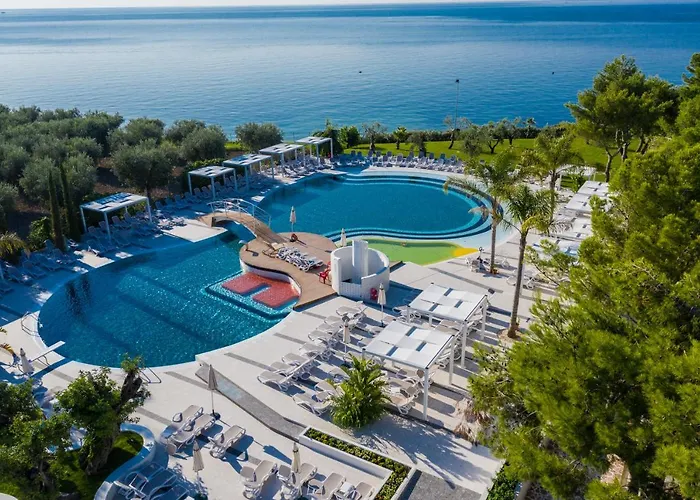 Üdülőpark Villaggio Baia Del Monaco 4*