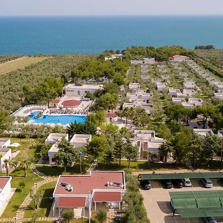Villaggio Baia Del Monaco منتزه العطل 4*
