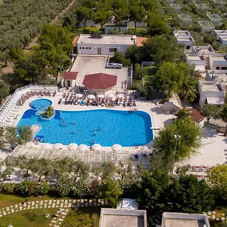 Holiday park Villaggio Baia Del Monaco 4*