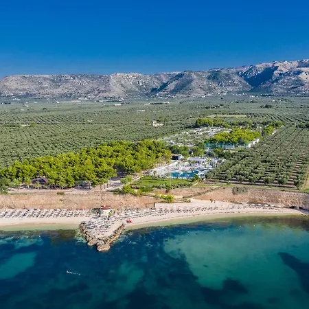 Villaggio Baia Del Monaco منتزه العطل